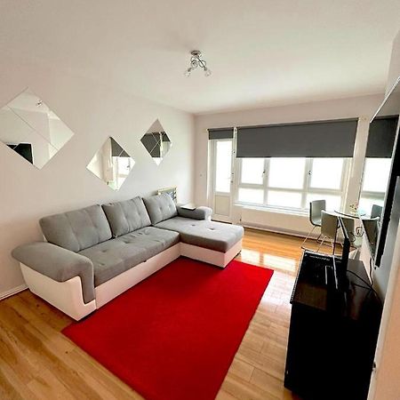 303 Alexandra Avenue Ha2 9Dx Apartment Pinner Exterior photo
