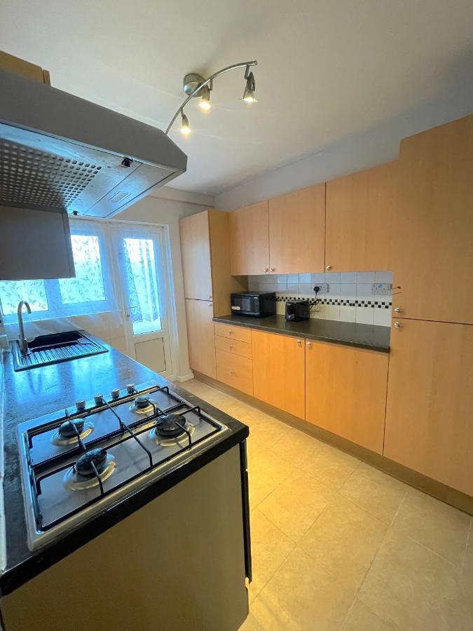 303 Alexandra Avenue Ha2 9Dx Apartment Pinner Exterior photo